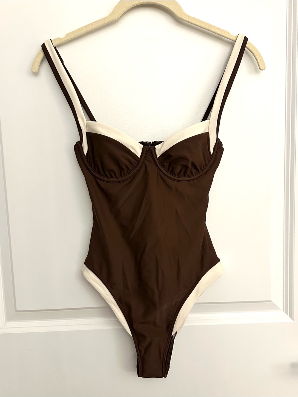 Abercrombie & Fitch Underwire One Piece Swimsuit NWT XXS - Picture 3 of 5